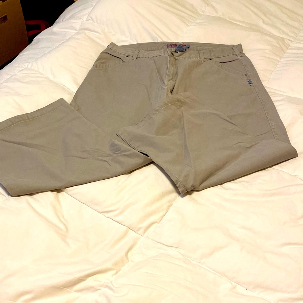 Men’s Silver Jeans  Cotton Khahi Pants, Size 40 length 32, in good condition